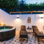 Casa Zoe Luxurious Retreat