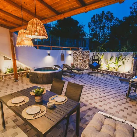 Casa Zoe Luxurious Retreat